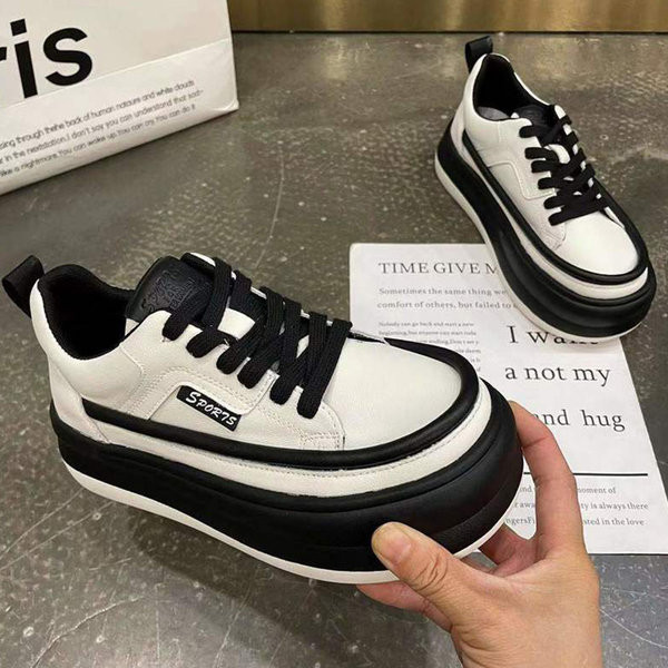 Alkalmi tornacipő vastag talppal nőknek