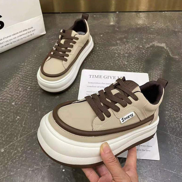 Alkalmi tornacipő vastag talppal nőknek