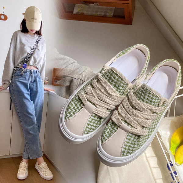 Νέα γυναικεία sneakers με πολύχρωμο διακοσμητικό print