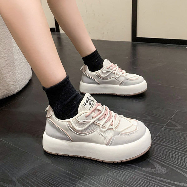 Női sportcipő - emelvényes