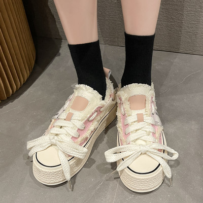 Moodsad lameda tallaga naiste tossud