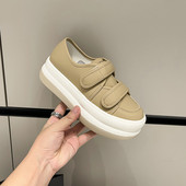 Γυναικεία δερμάτινα sneakers με μπαλώματα velcro