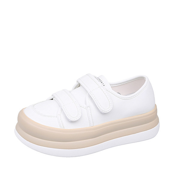 Γυναικεία δερμάτινα sneakers με μπαλώματα velcro