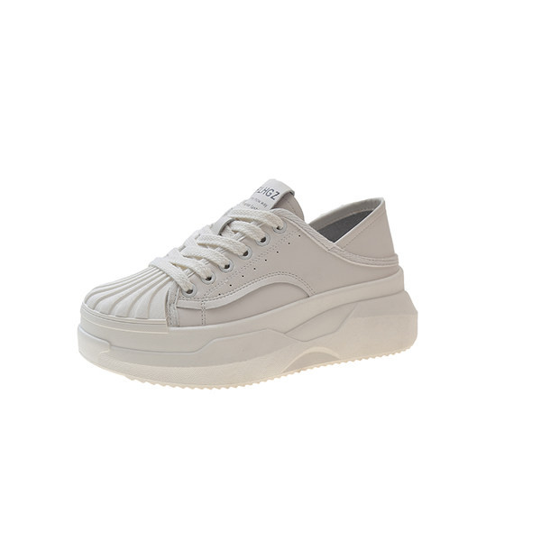 Naiste nahast tossud 6 cm kõrge talla ja paeltega