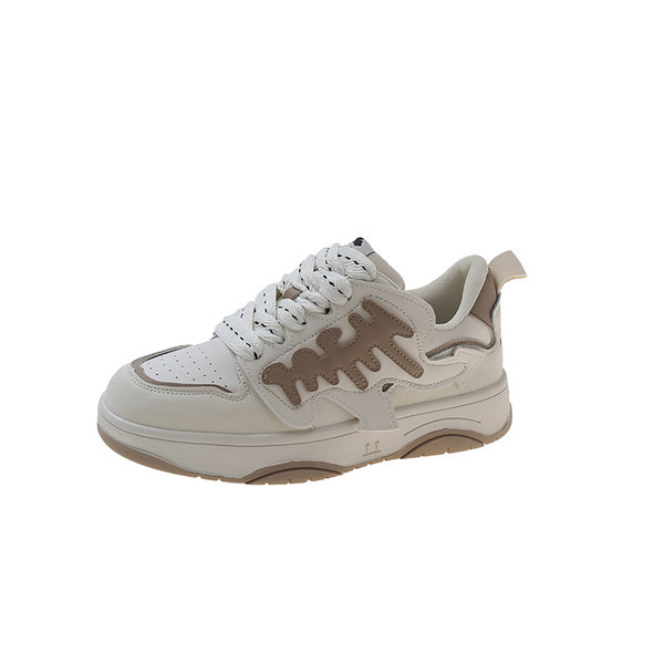 Naiste vabaaja tasase tallaga kunstnahast tossud