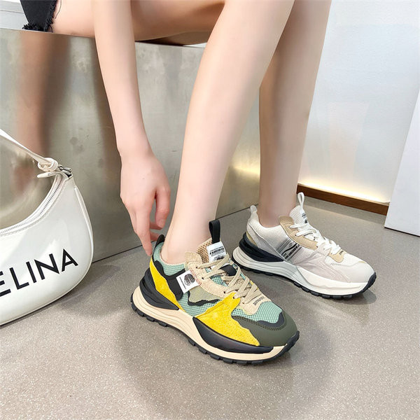 Γυναικεία casual sneakers με πολύχρωμα στοιχεία