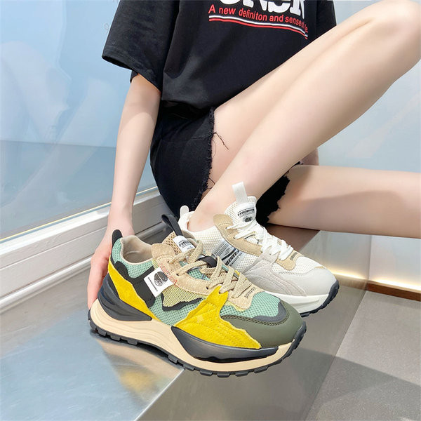 Γυναικεία casual sneakers με πολύχρωμα στοιχεία