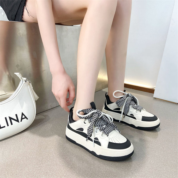 Uued naiste nööriga tossud