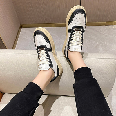 Γυναικεία αθλητικά sneakers με επίπεδη σόλα