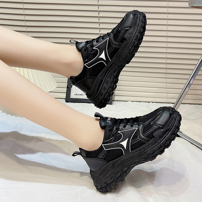 Fűzős, magas talpú női tornacipő több színben