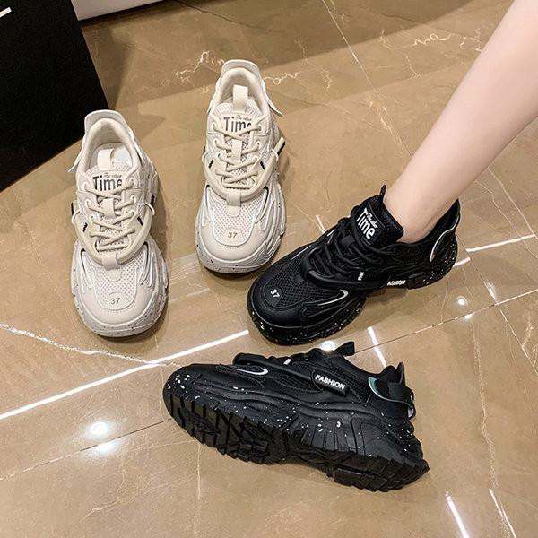 Divatos tornacipő 5 cm magas talppal nőknek