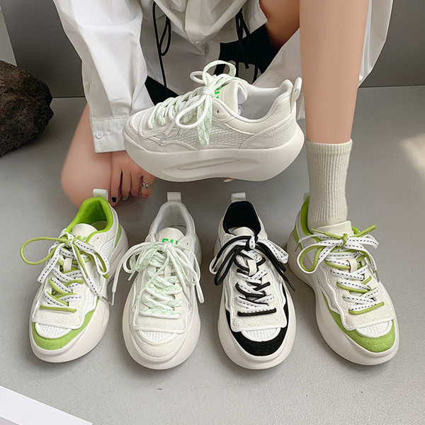 Kareda tallaga sporditossud naistele