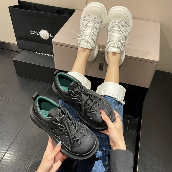 Női sportcipő - fűzős