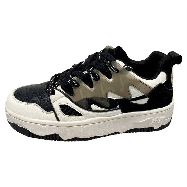 Többszínű, lapos talpú női tornacipő