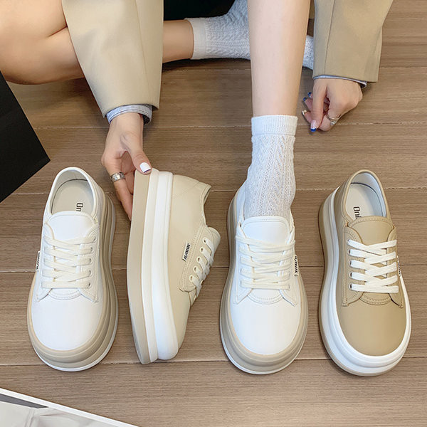 Novi model ženskih zaobljenih tenisica sa vezicama