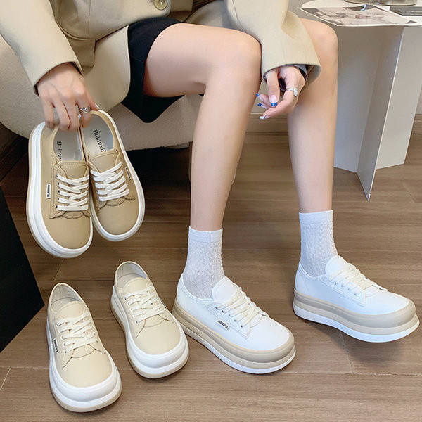 Novi model ženskih zaobljenih tenisica sa vezicama