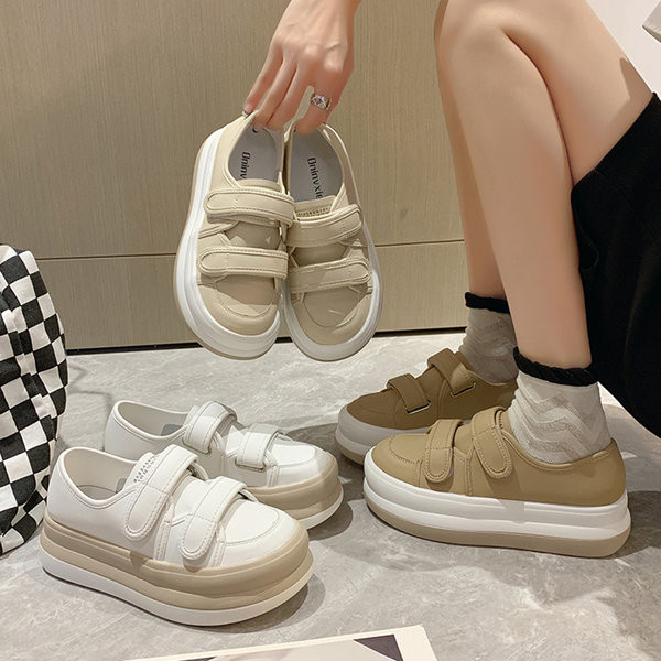Γυναικεία sneakers με πλατφόρμα και κούμπωμα velcro