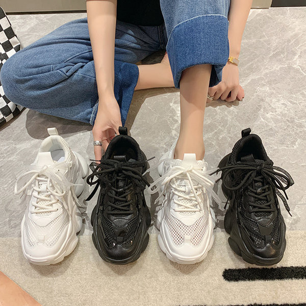 Női tornacipő platformmal és hálóval