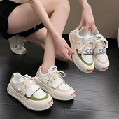 Uus mudel paelte ja pealdisega naiste nahast tossud