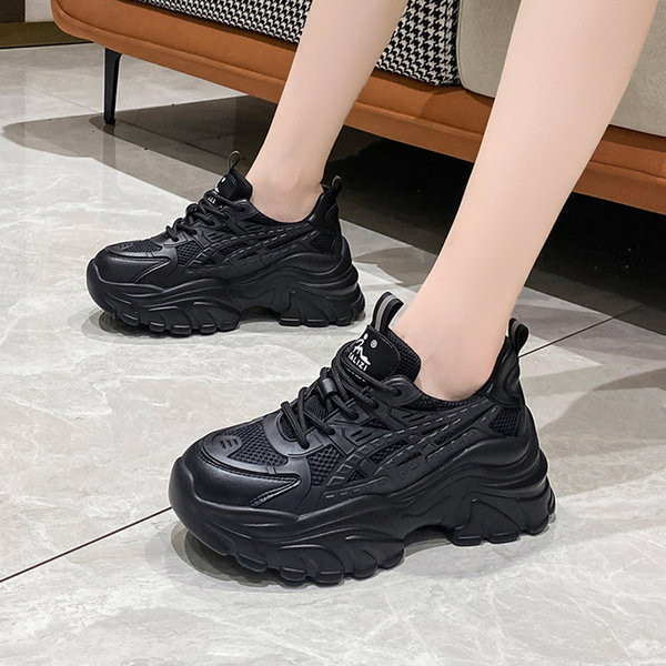 Új női tornacipő - két színben