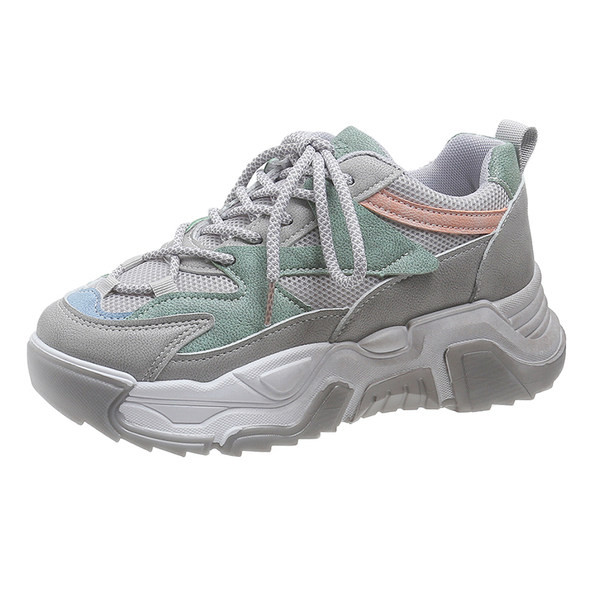 Alkalmi női sportcipő durva talppal