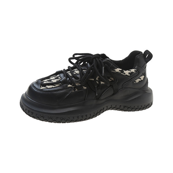 Kareda tallaga naiste spordijalatsid