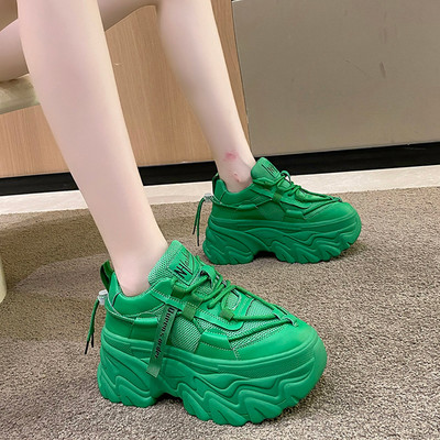 Γυναικεία casual sneakers με τραχιά σόλα σε τρία χρώματα