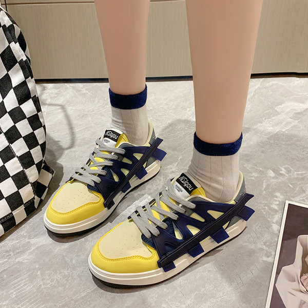 Nauji moteriški sportbačiai su raišteliais