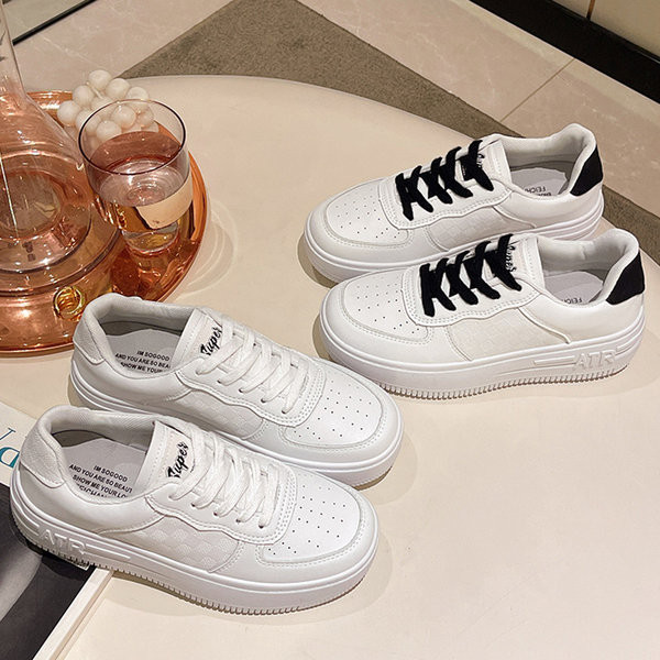 Moteriški eko odos sportbačiai su raišteliais ir užrašu