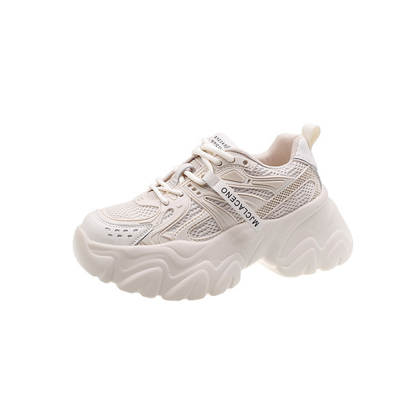 Moteriški laisvalaikio sportbačiai grubiu padu ir dekoracijomis