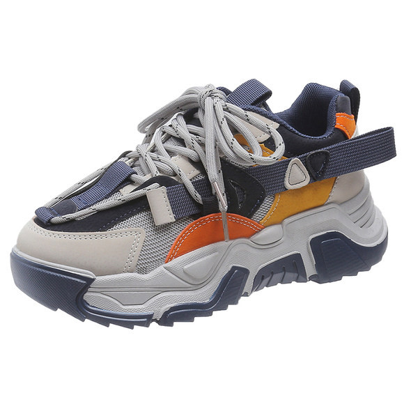 Kareda tallaga naiste tossude uus mudel - kaks värvi