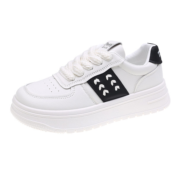 Naujas moteriškų apvalių sportbačių modelis iš eko odos