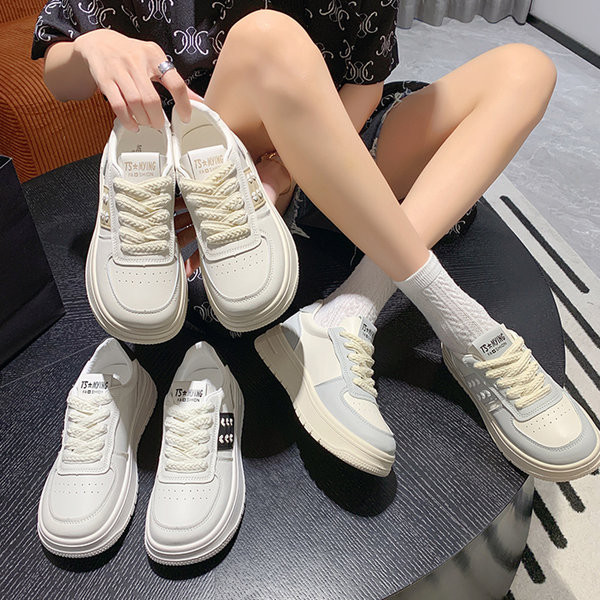 Naujas moteriškų apvalių sportbačių modelis iš eko odos