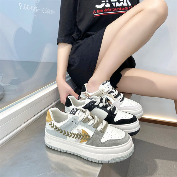 Spalvingi moteriški laisvalaikio sportbačiai su dekoratyviniu raštu