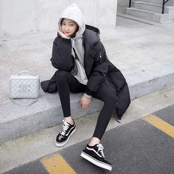 Įvairių spalvų laisvalaikio moteriški megztiniai