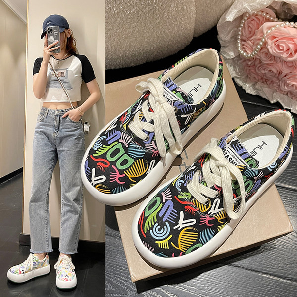 Moteriški spalvingi suvarstomi sportbačiai