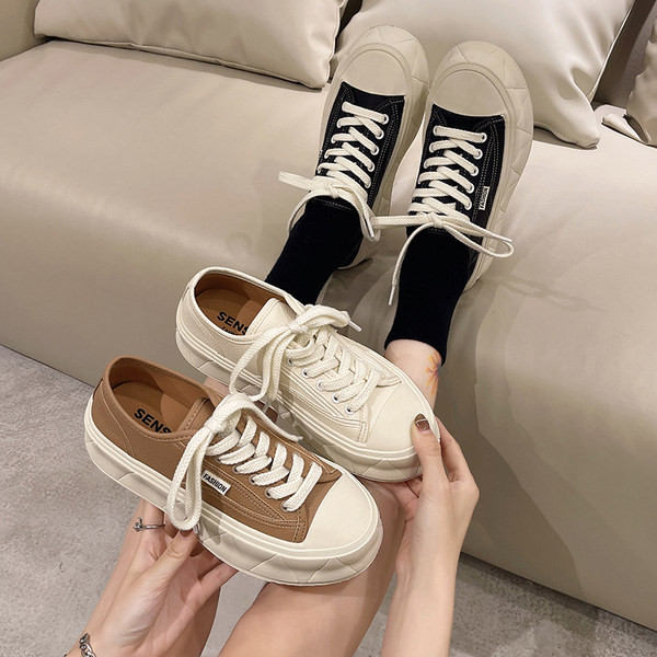 Nauji moteriški sportbačiai - su raišteliais