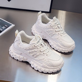 Γυναικεία αθλητικά sneakers από υλικό που αναπνέει και ψηλή τραχιά σόλα 5cm