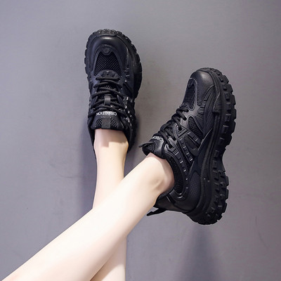 Γυναικεία αθλητικά sneakers από υλικό που αναπνέει και ψηλή τραχιά σόλα 5cm