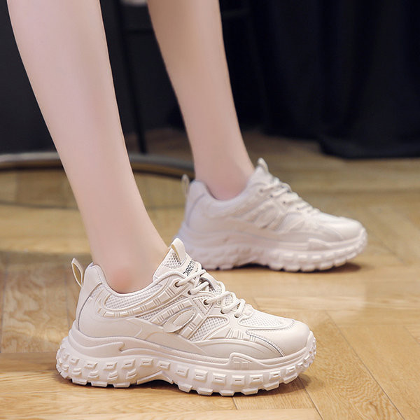 Γυναικεία αθλητικά sneakers από υλικό που αναπνέει και ψηλή τραχιά σόλα 5cm