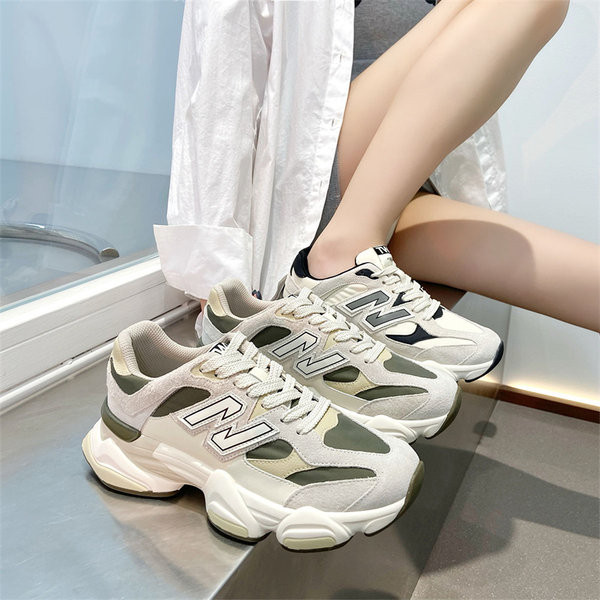 Naujas moteriškų sportinių kedų modelis grubiu padu