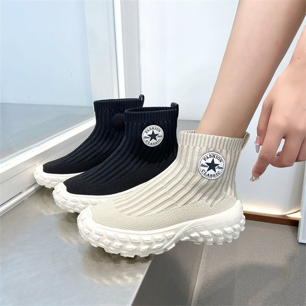 Dviejų spalvų moteriški laisvalaikio batų tipo sportbačiai