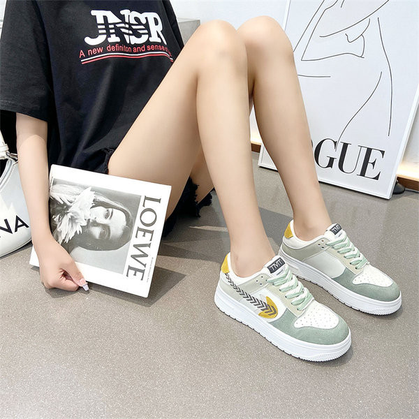 Női alkalmi tornacipő lapos talppal, különböző színekben