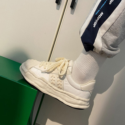 Γυναικεία sneakers με τραχιά σόλα