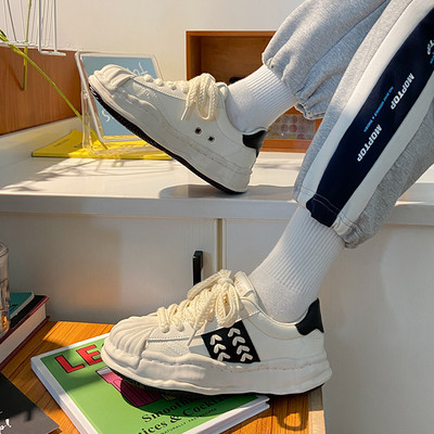 Γυναικεία sneakers με τραχιά σόλα