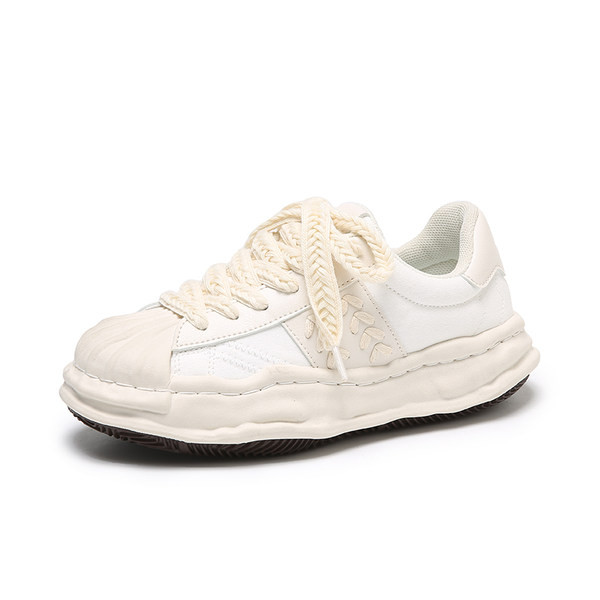 Γυναικεία sneakers με τραχιά σόλα