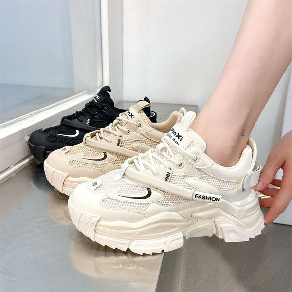 Nauji moteriški sportbačiai – sportiniai