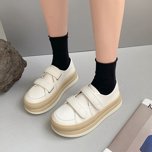 Casual γυναικεία sneakers με κούμπωμα velcro