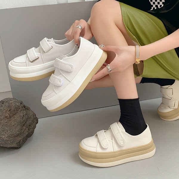 Casual γυναικεία sneakers με κούμπωμα velcro
