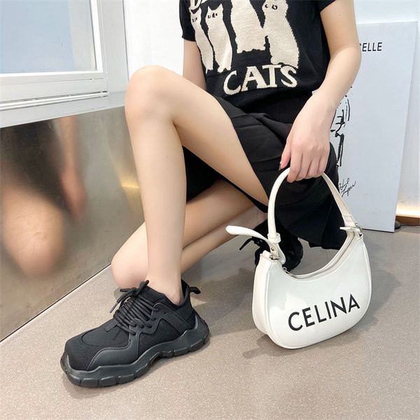 Nauji įvairių spalvų moteriški sportbačiai su orui pralaidžiu tinkleliu